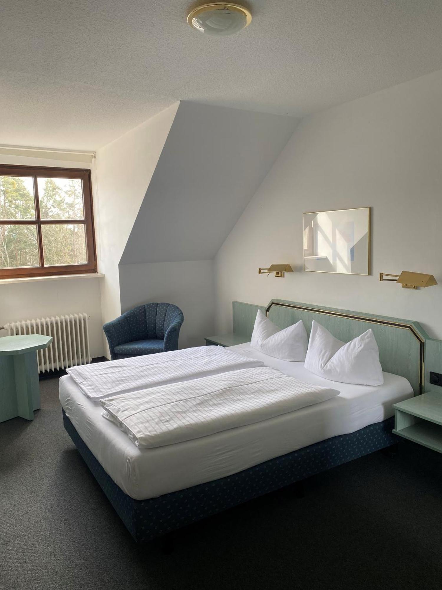 Hotel Sonnenhof Pleinfeld Exteriör bild