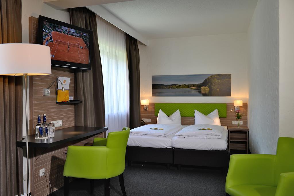 Hotel Sonnenhof Pleinfeld Exteriör bild